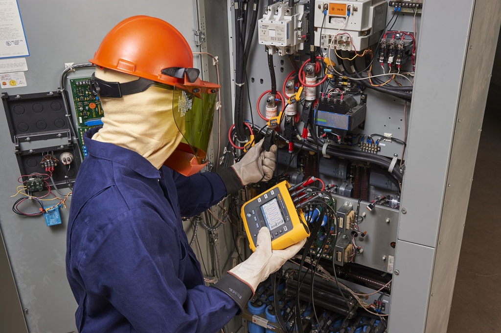 Fluke-1736_Three-Phase-Power-Logger-3