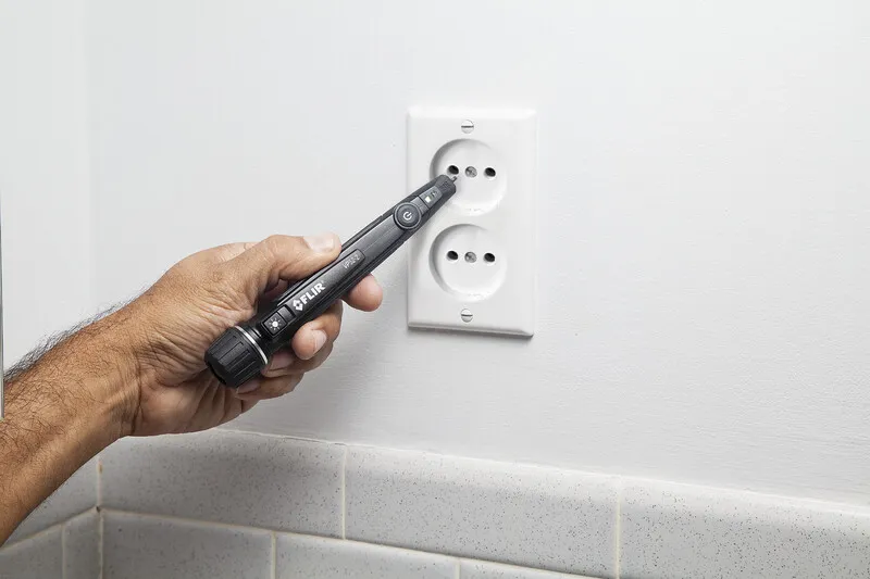 VP52-2-Outlet-0813.webp